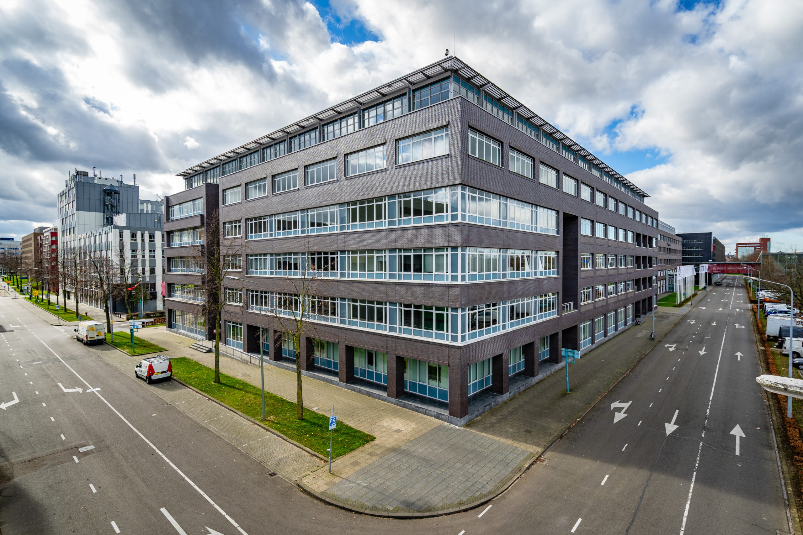 M7 Leases Office Building to Van Wijnen at Rhijnspoor in Capelle aan den IJssel